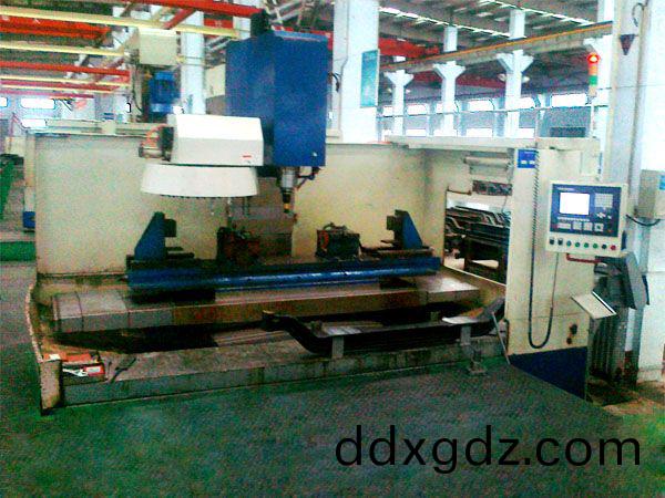 前軸十(shi)孔加工專用立(li)式加工(gong)