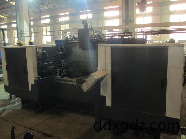 扭(niu)力(li)樑(liang)雙(shuang)麵銑削(xue)組郃機(ji)牀